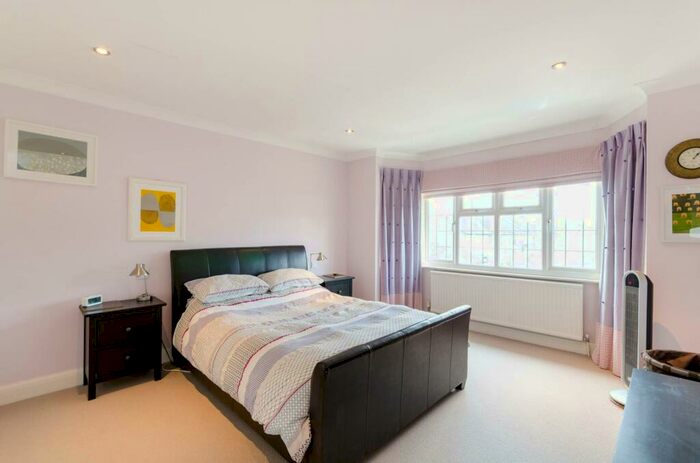 5 Bedroom Detached House To Rent In Albion Road, Coombe, Kingston Upon Thames, KT2