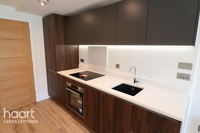 2 Bedroom Apartment To Rent In Richmond Hill Approach, Leeds, LS9