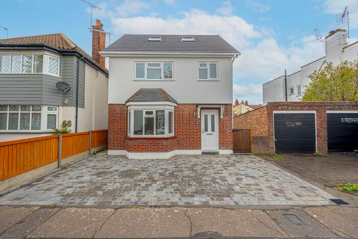 5 Bedroom Detached House To Rent In St. Johns Road, Westcliff-On-Sea, SS0