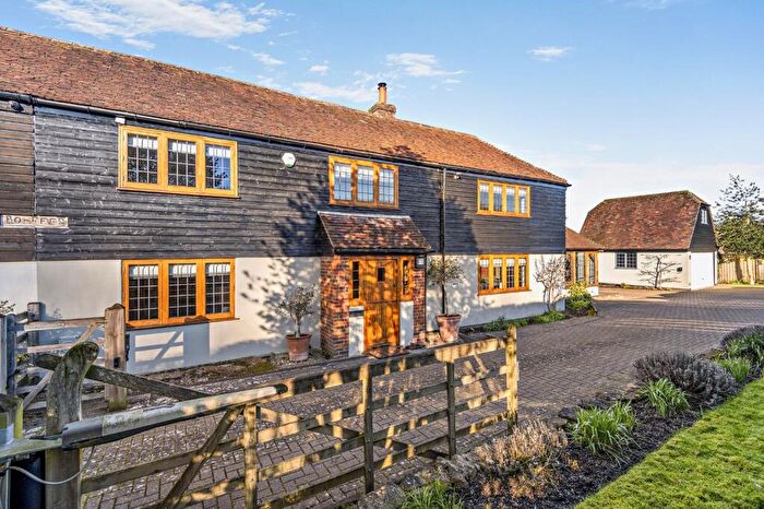 4 Bedroom Semi-Detached House For Sale In Lavenders Road, West Malling, Kent, ME19