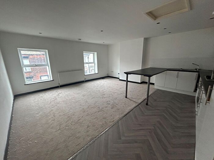 2 Bedroom Flat To Rent In Mersey Road, Widnes, WA8