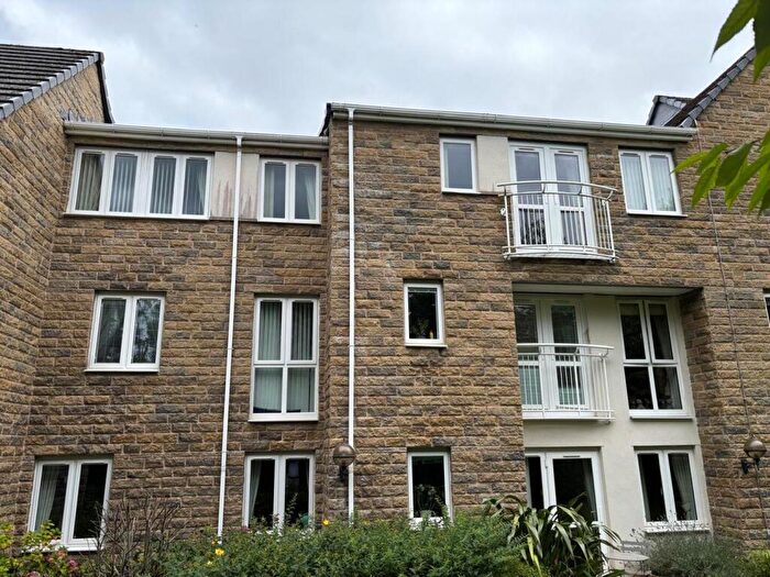 2 Bedroom Apartment For Sale In Sykes Court, Huddersfield, HD3