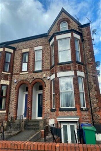 8 Bedroom Semi-Detached House To Rent In Wilmslow Road, Manchester, M20