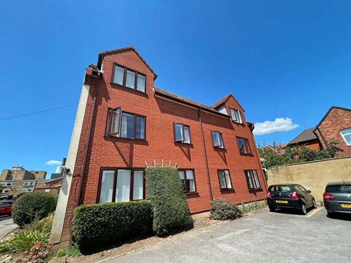 1 Bedroom Flat For Sale In Crofton Court, Yeovil, BA21