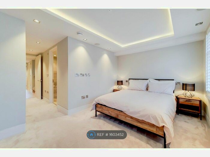 2 Bedroom Flat To Rent In John Street, London, WC1N