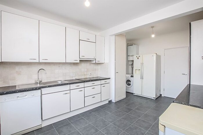 5 Bedroom Semi-Detached House To Rent In Woodstock Avenue, Golders Green, NW11