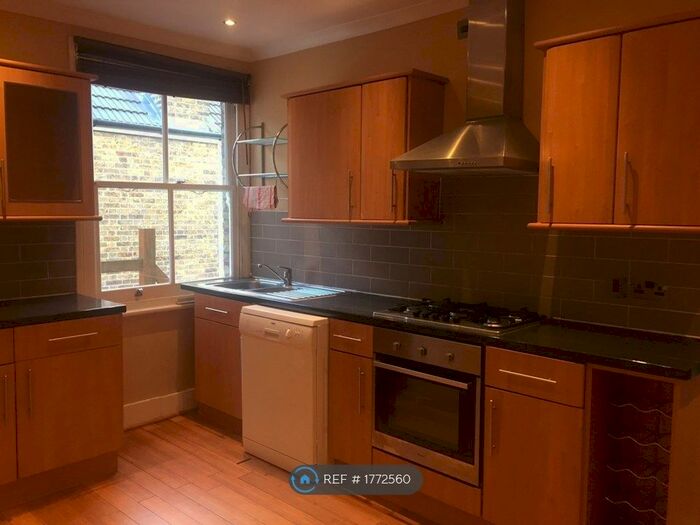 2 Bedroom Flat To Rent In Broomfield Road, Surbiton, KT5