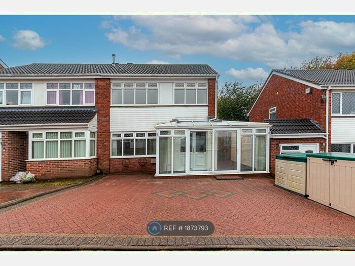 3 Bedroom Semi-Detached House To Rent In Swift, Tamworth, B77