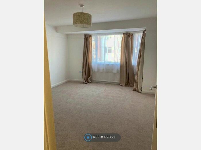 2 Bedroom Flat To Rent In Danes Gate, Harrow, HA1