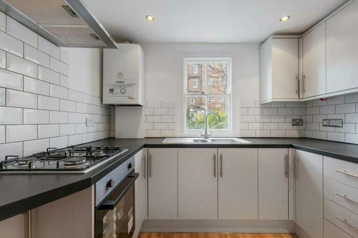 1 Bedroom Apartment To Rent In Rockmount Road, London, SE19