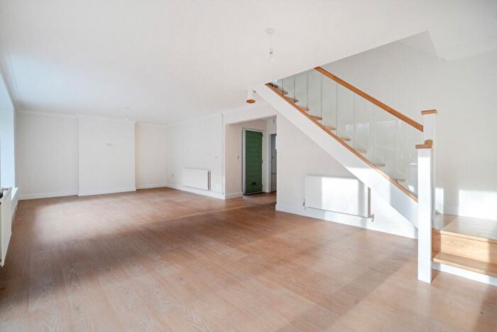3 Bedroom Semi-Detached House For Sale In Oakfield Gardens, Crystal Palace, London, SE19