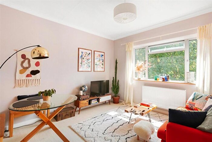 1 Bedroom Apartment To Rent In Versailles Road, London, SE20