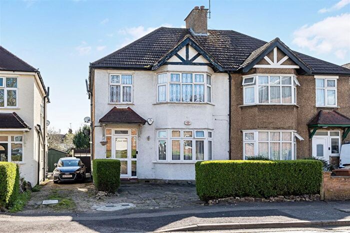 1 Bedroom Flat For Sale In Buckingham Road, Edgware, HA8