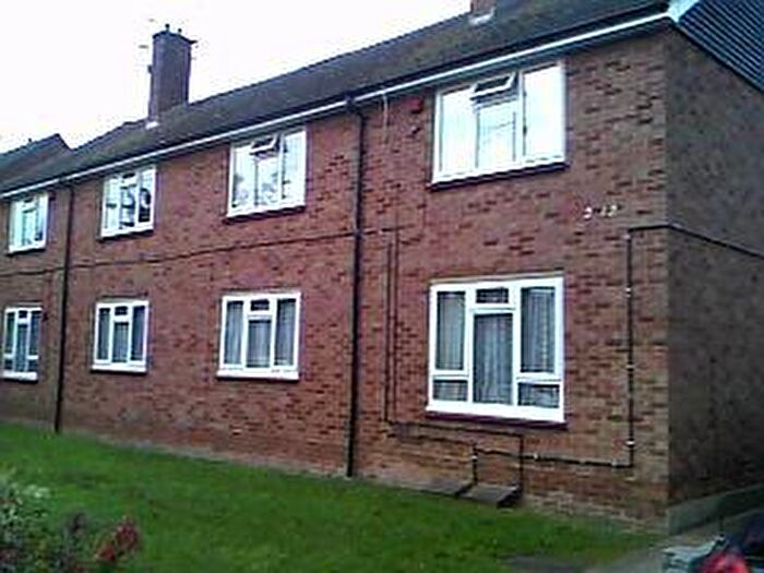 2 Bedroom Flat To Rent In Quickrells Avenue, Cliffe, Rochester, Medway, ME3