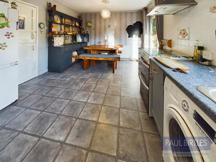 3 Bedroom Detached House For Sale In Woodsend Road South, Flixton, Trafford, M41