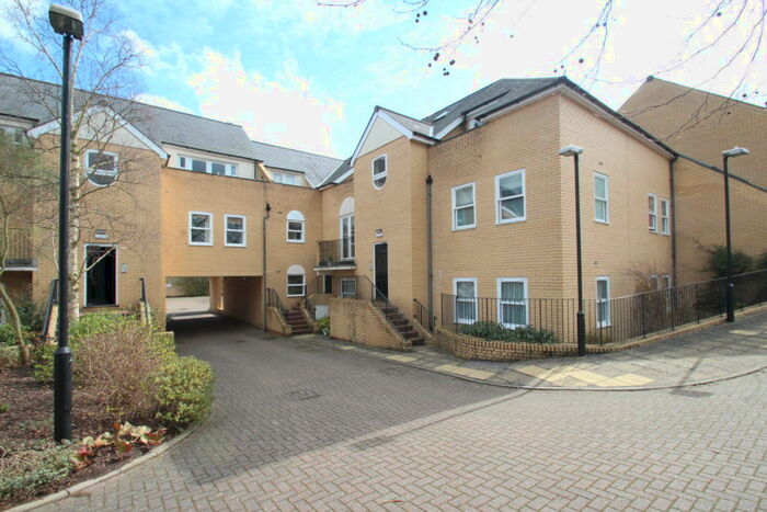 1 Bedroom Apartment To Rent In York Terrace, CB1