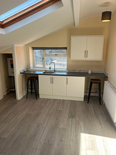 3 Bedroom Flat To Rent In Belmont Park Road, Leyton, E10