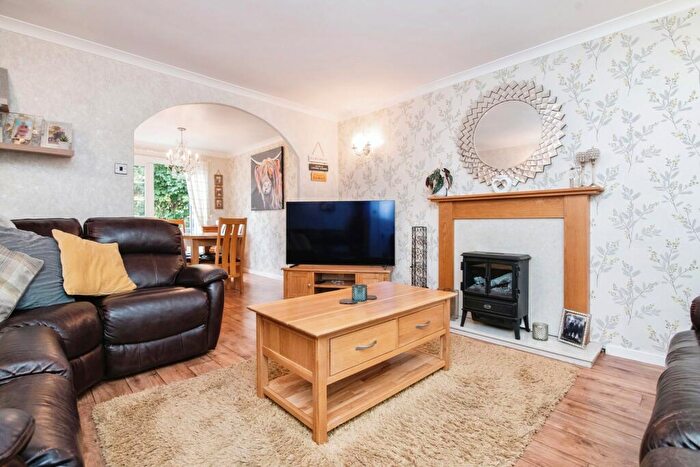 4 Bedroom Detached House For Sale In Oswestry Close, Redditch, Worcestershire, B97