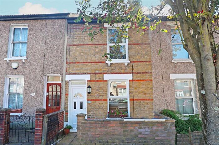 3 Bedroom Terraced House For Sale In Crunden Road, South Croydon, CR2