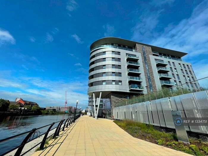 2 Bedroom Flat To Rent In Pomona Strand, Old Trafford, Manchester, M16