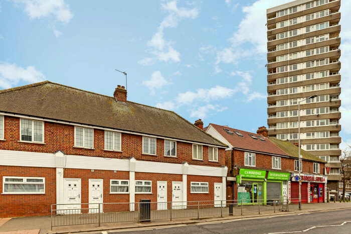 3 Bedroom Terraced House To Rent In Cambridge Road, Kingston Upon Thames, Surrey, KT1