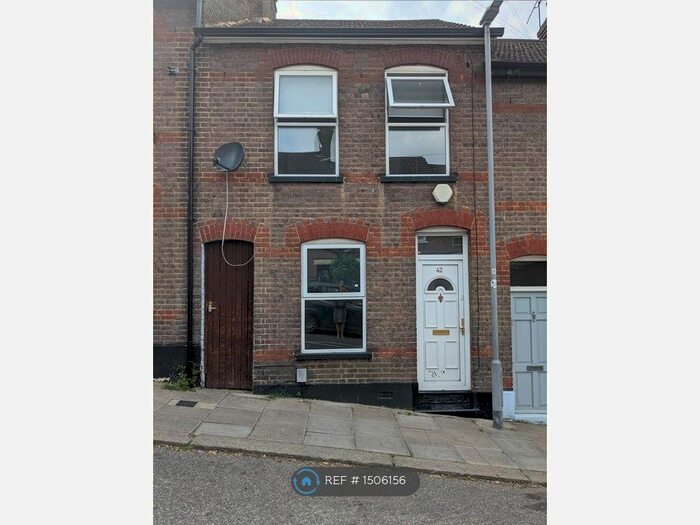 2 Bedroom Terraced House To Rent In Tennyson Road, Luton, LU1