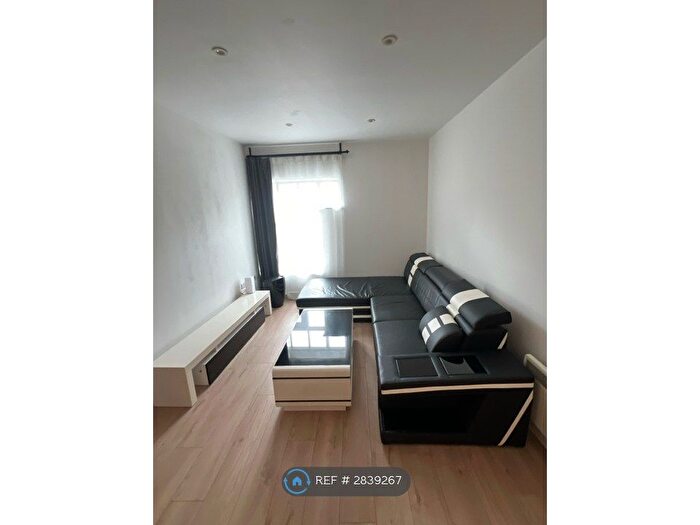 1 Bedroom Flat To Rent In Hampton House, Southampton, SO14
