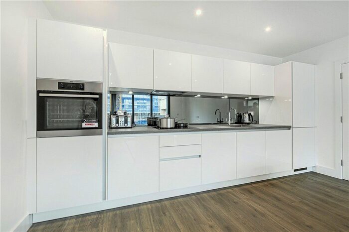 2 Bedroom Flat To Rent In High Street, Staines-Upon-Thames, Surrey, TW18