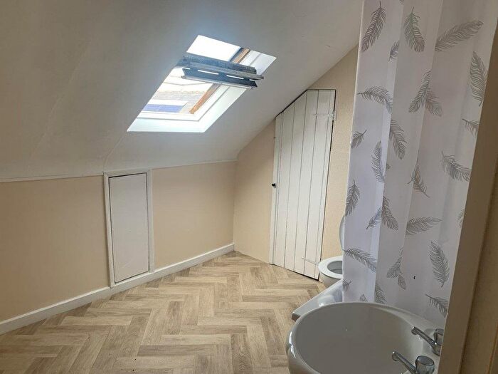 1 Bedroom Flat To Rent In Flat, Boulevard, HU3