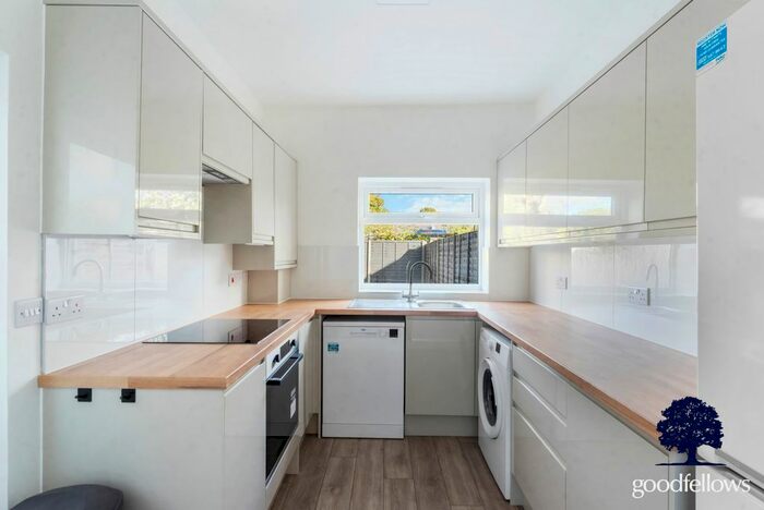 3 Bedroom Terraced House To Rent In Warwick Road, Sutton, SM1