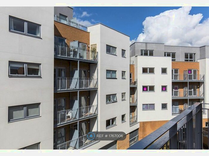 2 Bedroom Flat To Rent In Orchid Court, Tonbridge, TN9