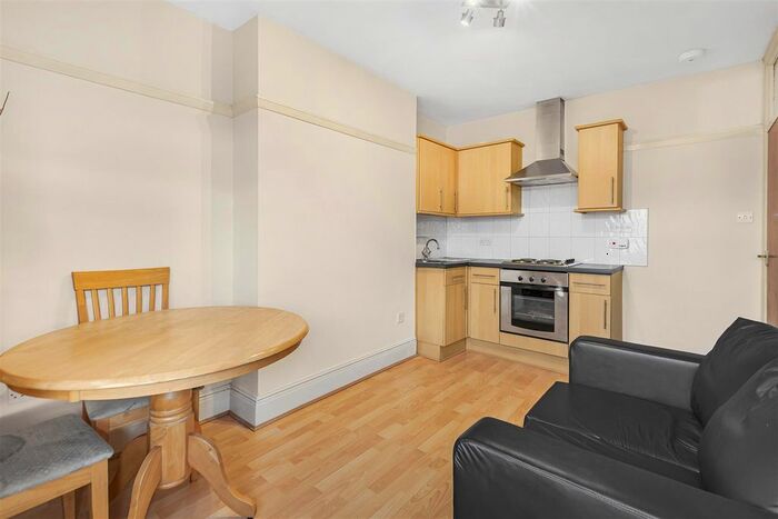 1 Bedroom Flat To Rent In Queens Avenue, London, N21