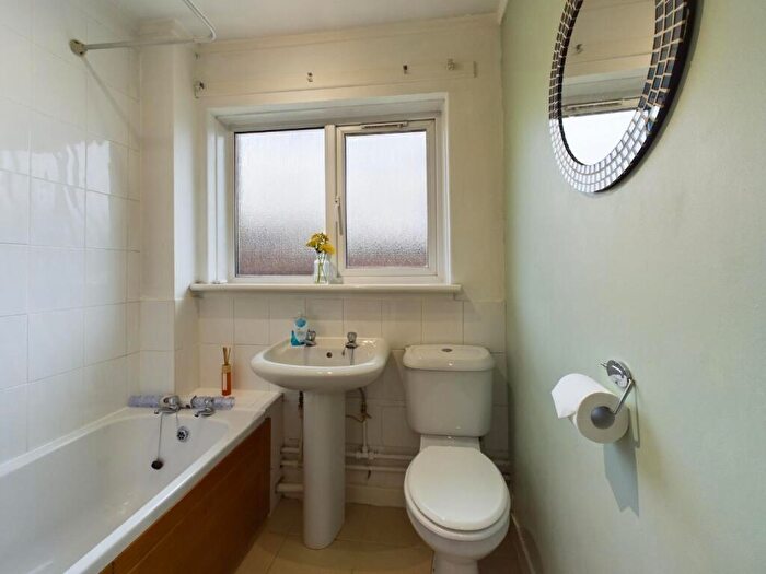 1 Bedroom Flat To Rent In Glebe Street, Renfrew, PA4