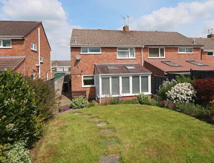 3 Bedroom Semi Detached House For Sale In Woodview, Paulton, BS39