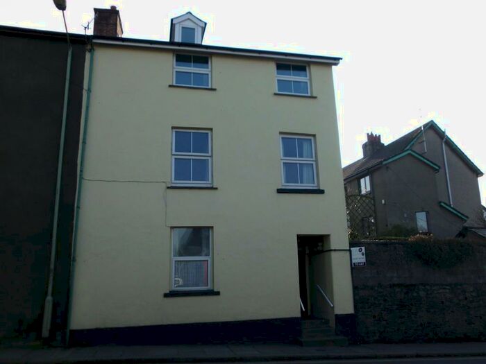 1 Bedroom Flat To Rent In East Street, Okehampton, EX20