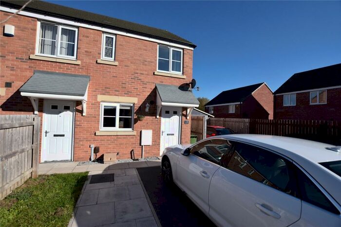 2 Bedroom Town House To Rent In St Gabriel Court, Leeds, West Yorkshire, LS14