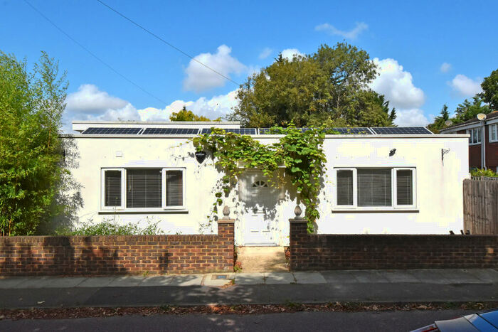 3 Bedroom Bungalow To Rent In The Acorns, Ambleside, Bromley, Kent, BR1
