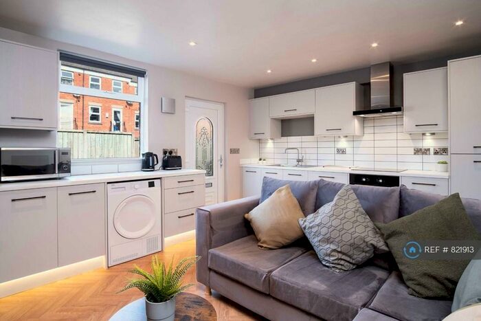 1 Bedroom Terraced House To Rent In Rodney Street, Macclesfield, SK11