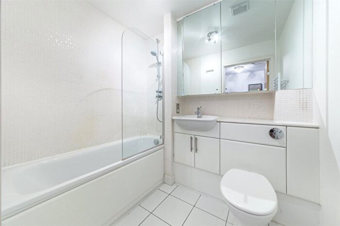 2 Bedroom Apartment To Rent In Constable House, Cassilis Road, London, E14