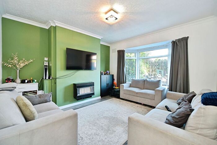 3 Bedroom Semi-Detached House For Sale In Far Lane, East Dene, Rotherham, S65