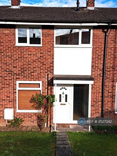 3 Bedroom Terraced House To Rent In Longcroft Close, Basingstoke, RG21