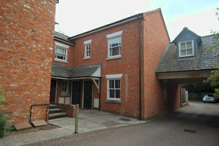 1 Bedroom Maisonette To Rent In Lionel Court, Wargrave Road, Twyford, Reading, RG10