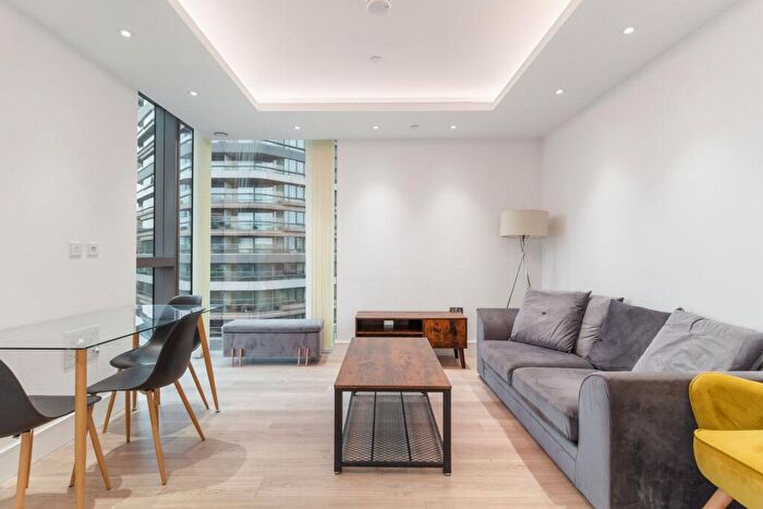 2 Bedroom Apartment To Rent In Carrara Tower, Bollinder Place London, EC1V
