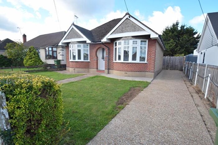 2 Bedroom Bungalow To Rent In Deirdre Avenue, Wickford, Essex, SS12