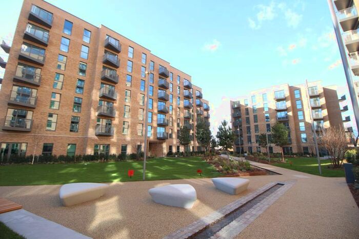 2 Bedroom Flat To Rent In Memorial Avenue, Slough, SL1