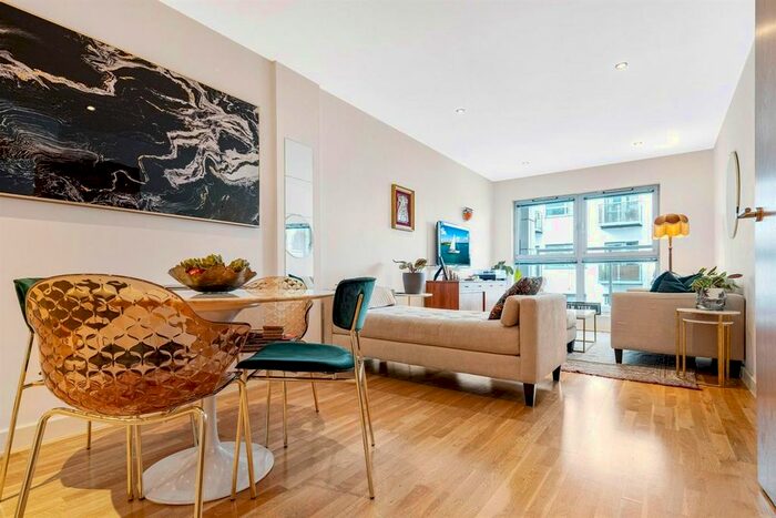 1 Bedroom Flat To Rent In Southgate Road, Islington, N1