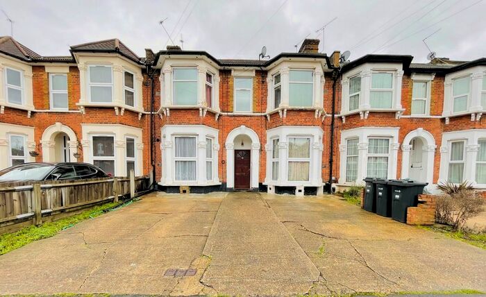 2 Bedroom Flat To Rent In Richmond Road, Ilford, IG1