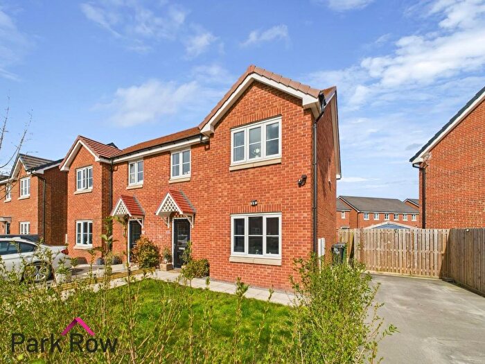 3 Bedroom Semi-Detached House For Sale In Admiral Way, Sherburn In Elmet, Leeds, LS25