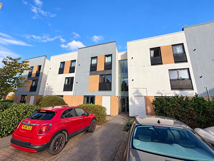 2 Bedroom Flat To Rent In Firpark Close, Glasgow, G31