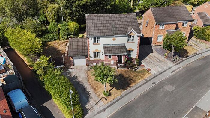 2 Bedroom Semi Detached House For Sale In Ellerdene Close, Headless Cross, Redditch, Worcestershire, B98